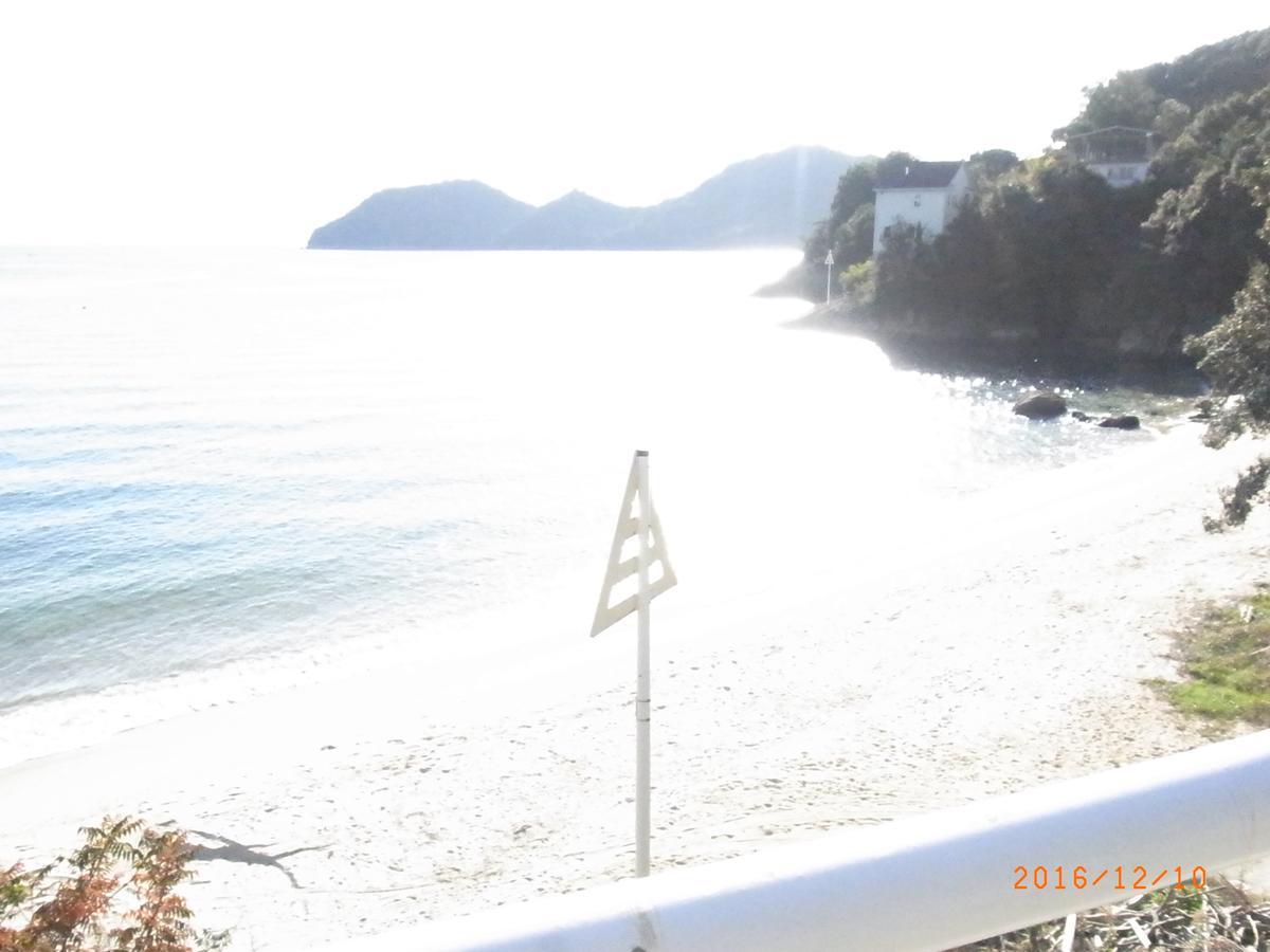 Bed and Breakfast Oyajino Umi Naoshima Exterior foto